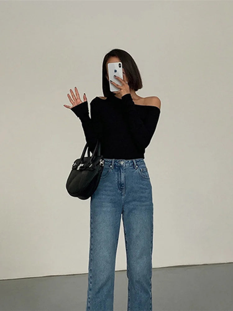 Lunaria's Fashion Skew Collar Off-shoulder Long-sleeved