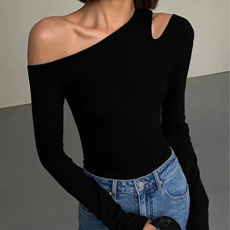 Lunaria's Fashion Skew Collar Off-shoulder Long-sleeved