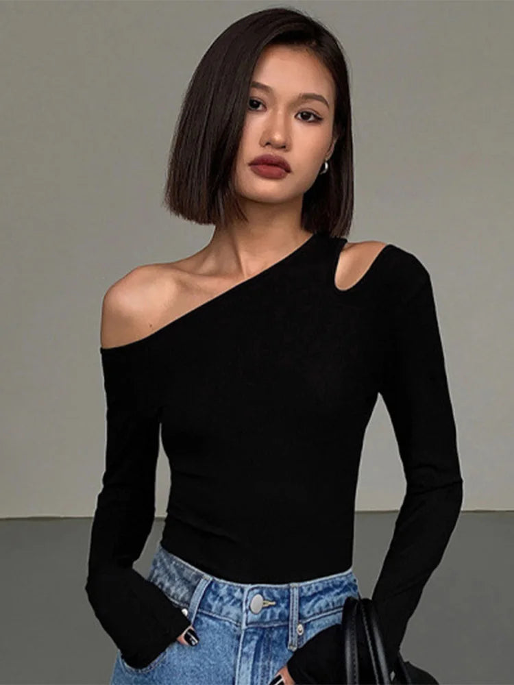 Lunaria's Fashion Skew Collar Off-shoulder Long-sleeved