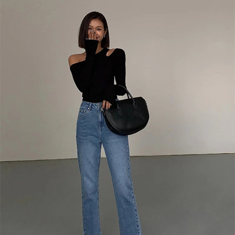Lunaria's Fashion Skew Collar Off-shoulder Long-sleeved