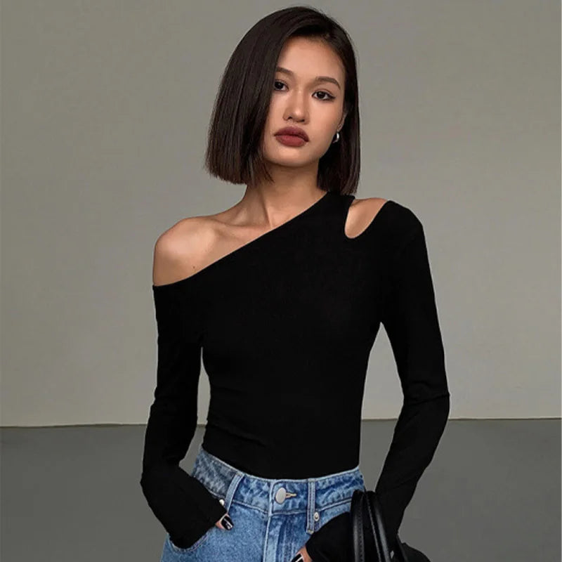 Lunaria's Fashion Skew Collar Off-shoulder Long-sleeved