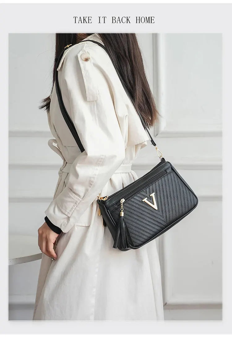 Queen Lunaria V of The Night Crossbag
