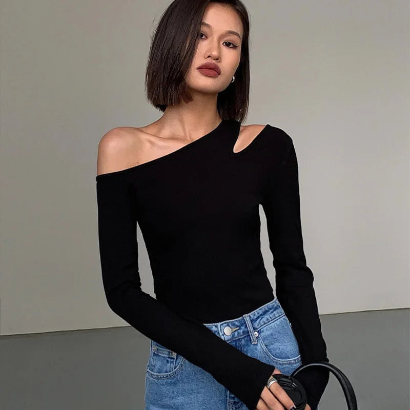 Lunaria's Fashion Skew Collar Off-shoulder Long-sleeved