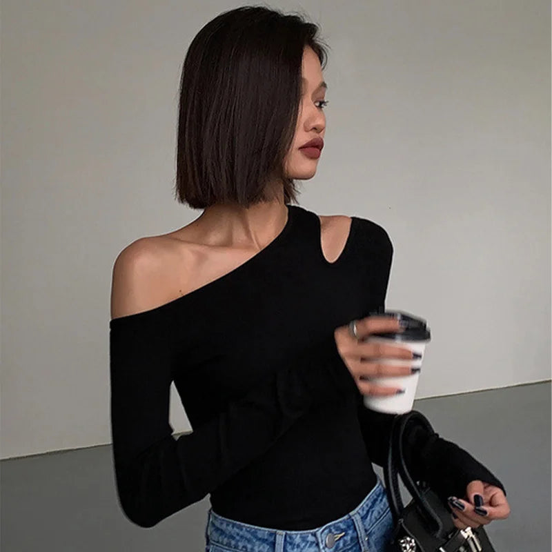 Lunaria's Fashion Skew Collar Off-shoulder Long-sleeved